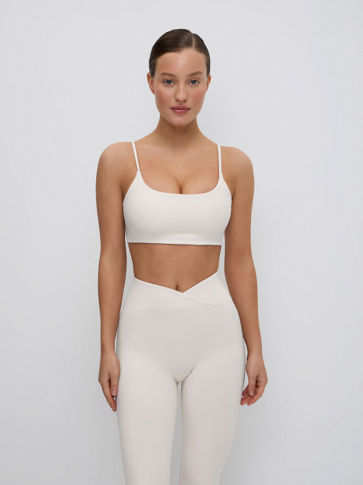 Топ спортивный MELA