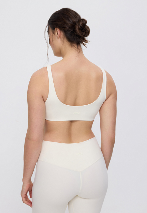 Топ спортивный MELA